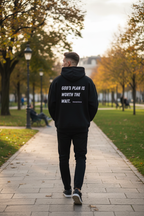 "Mann trägt schwarzen GOD´S PLAN... Hoodie Backprint"